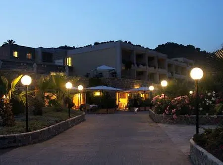 Aregai Aparthotel